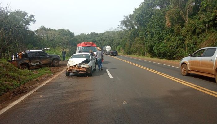 Cantagalo - Colisão frontal na BR 277 deixa duas pessoas feridas
